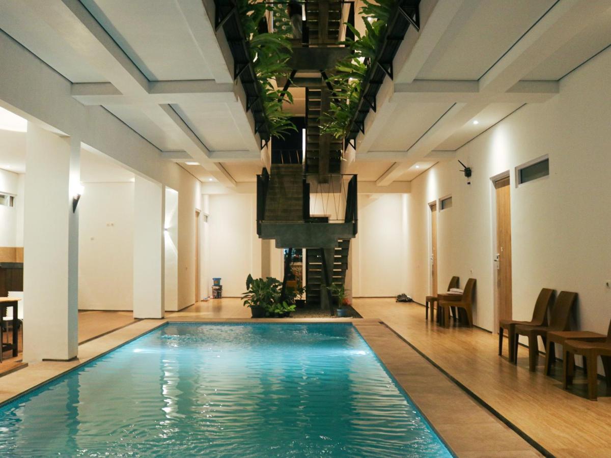 Rion Hostel Bogor Exterior foto