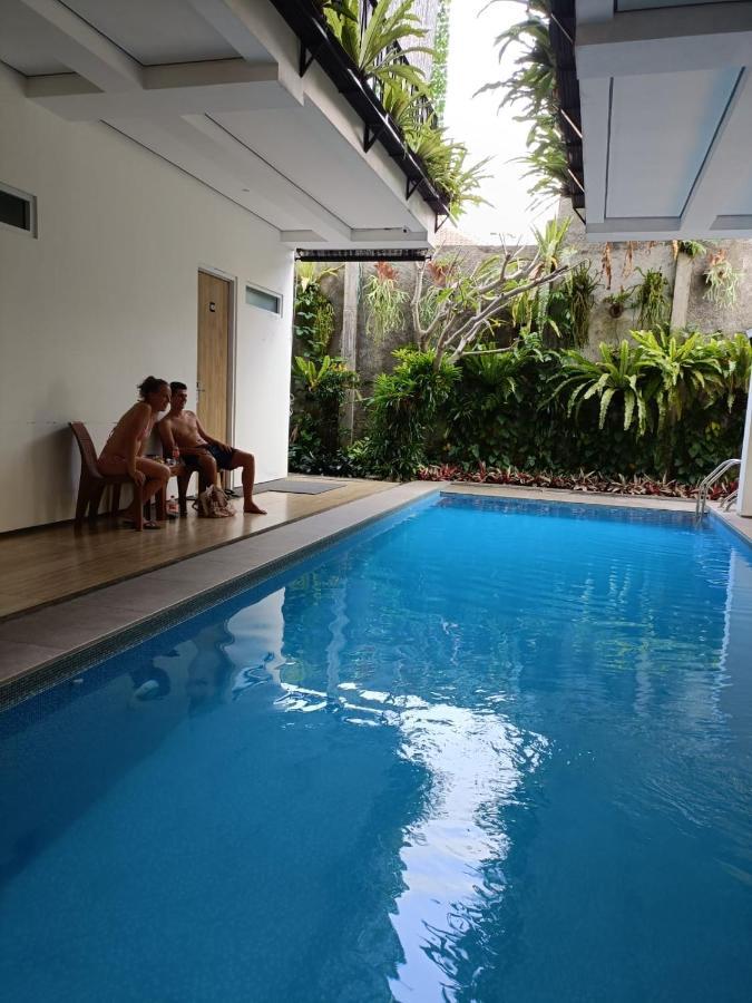 Rion Hostel Bogor Exterior foto